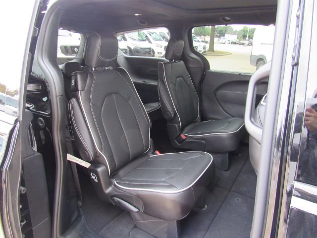 Used 2026 Chrysler Pacifica Limited w/ S Appearance Package image 26