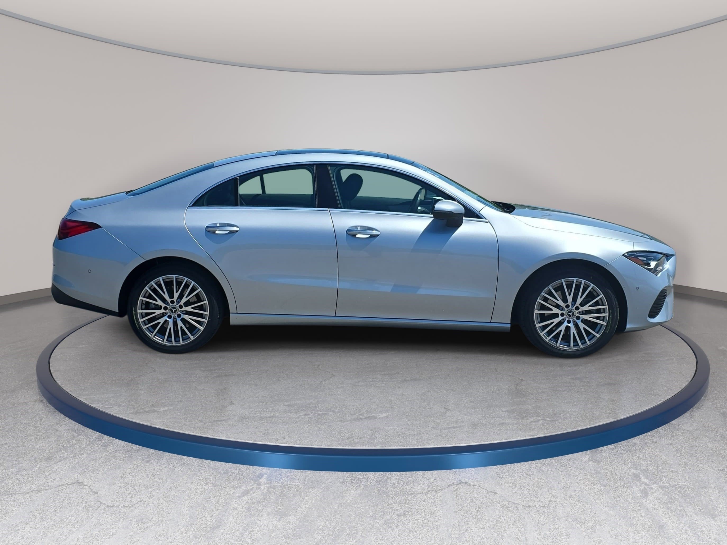 Used 2025 Mercedes-Benz CLA 250 4MATIC image 4