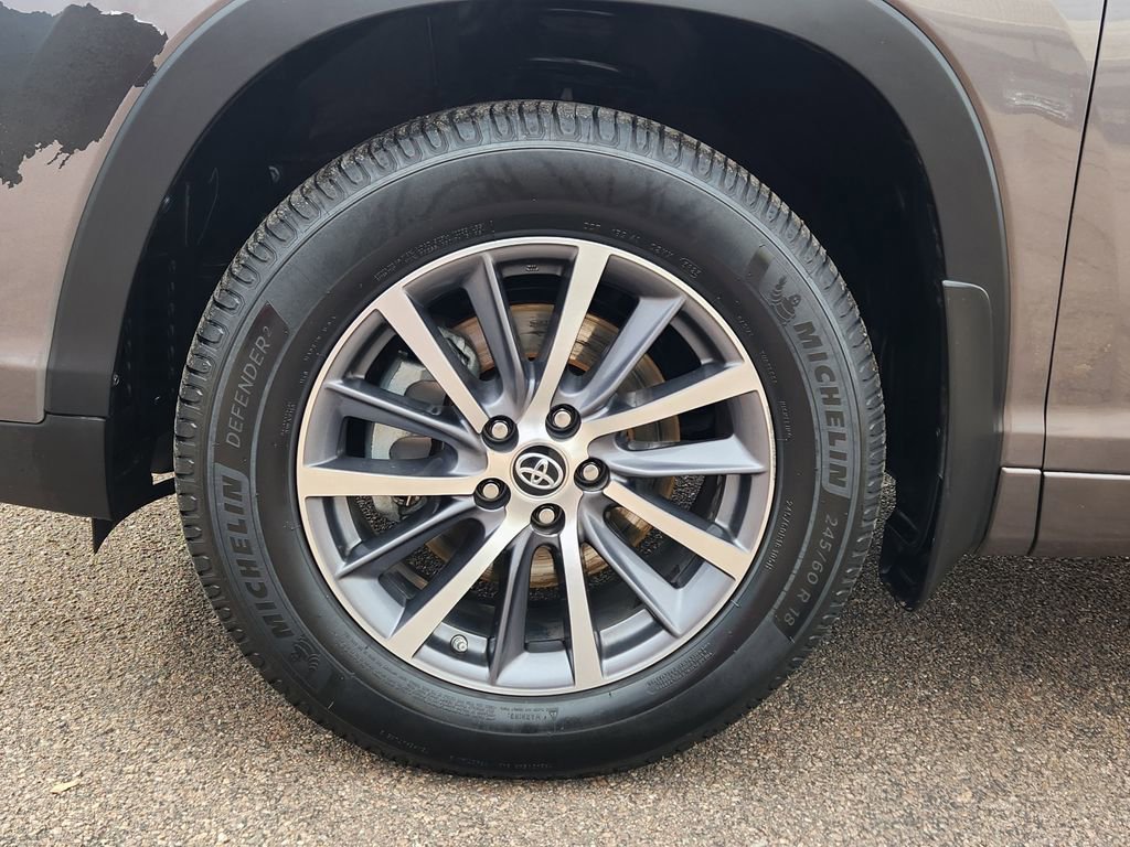 Used 2018 Toyota Highlander XLE image 8