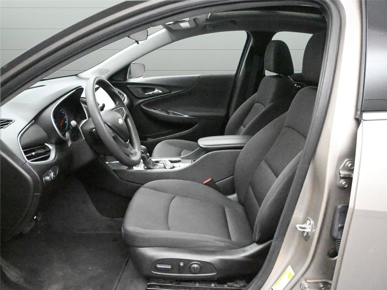 Used 2022 Chevrolet Malibu LT image 7