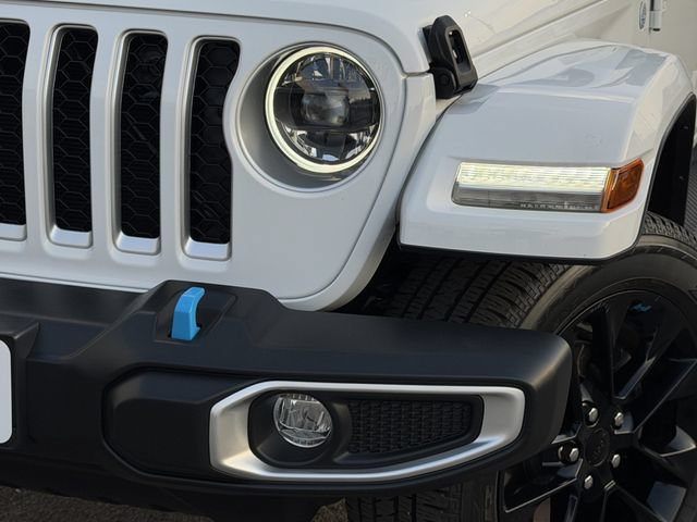 Used 2023 Jeep Wrangler Unlimited Sahara AWD/4WD image 9