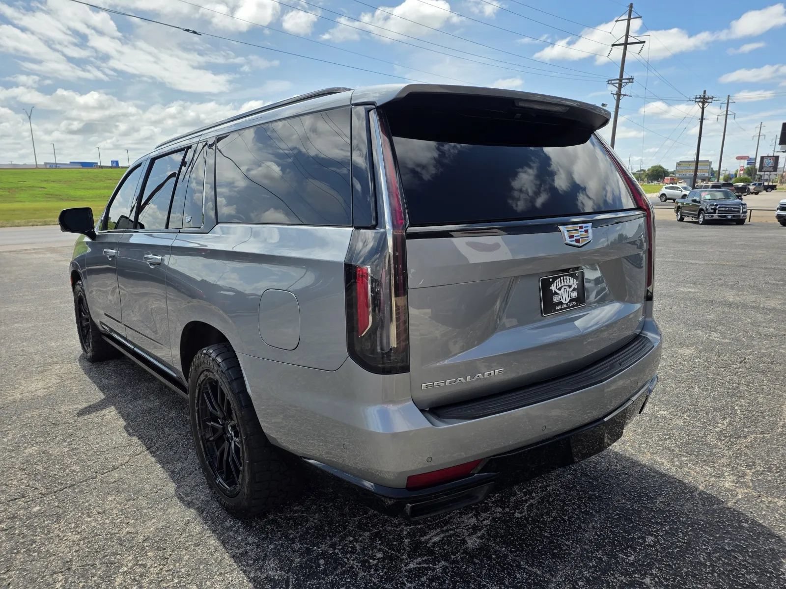 Used 2023 Cadillac Escalade ESV Sport Platinum AWD/4WD image 5