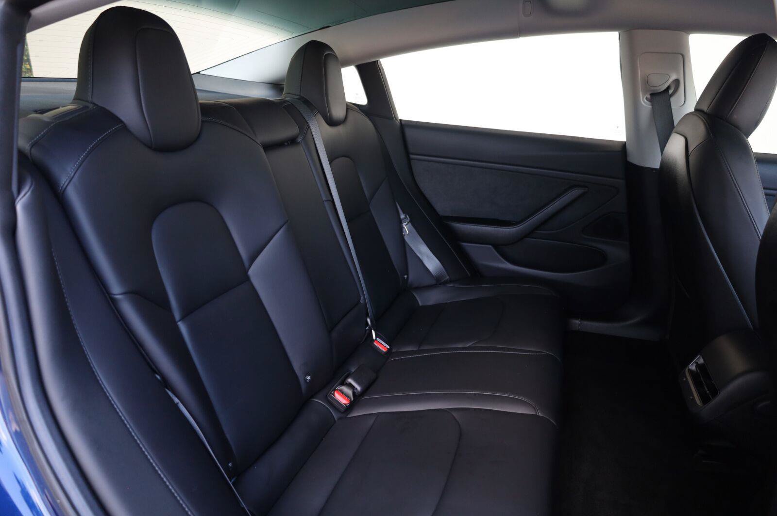 Used 2018 Tesla Model 3 Long Range RWD image 24