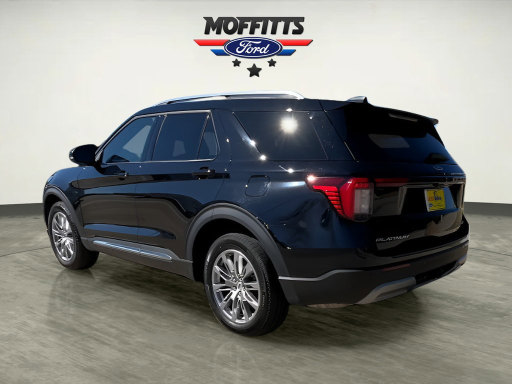 Certified 2025 Ford Explorer Platinum image 3