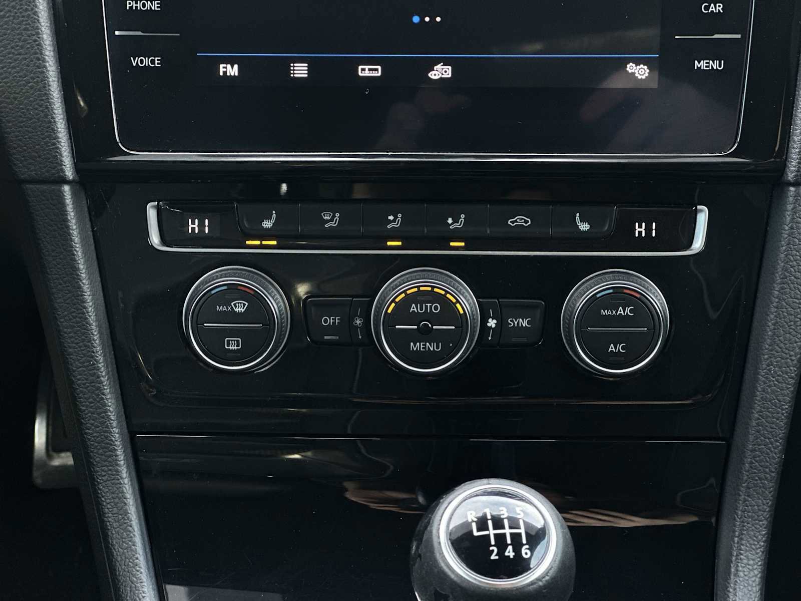 Used 2018 Volkswagen Golf R 4-Door image 16