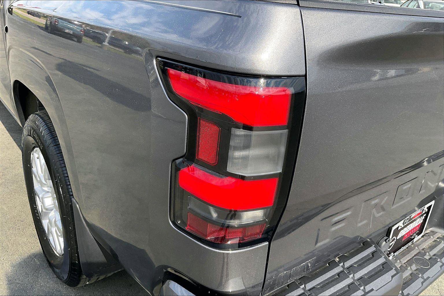 Certified 2022 Nissan Frontier SV image 31