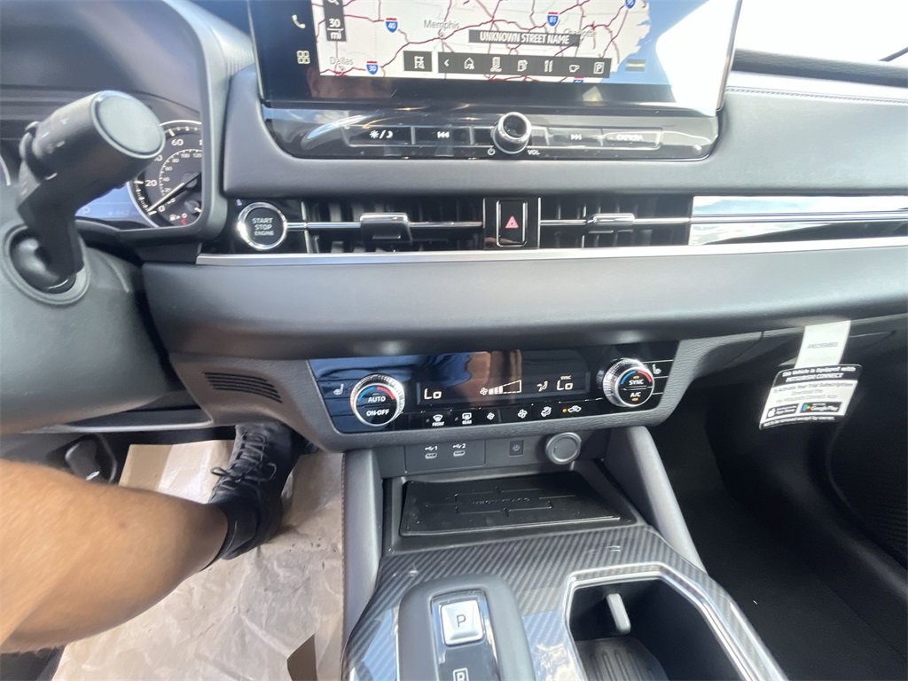 New 2025 Mitsubishi Outlander SE image 11