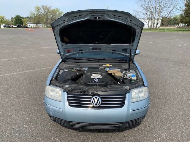 Used 2002 Volkswagen Passat GLX image 2