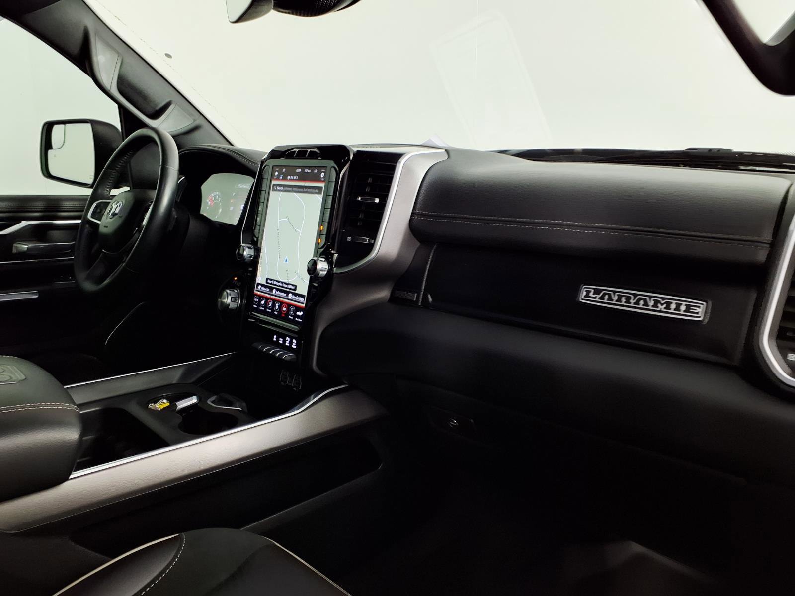 Used 2021 RAM 1500 Laramie w/ Sport Appearance Package AWD/4WD image 9