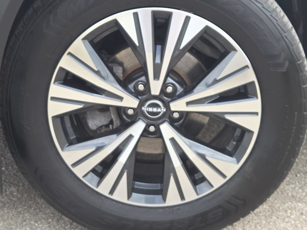 Used 2023 Nissan Rogue SV AWD/4WD image 10