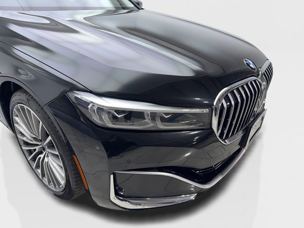 Used 2022 BMW 740i image 17