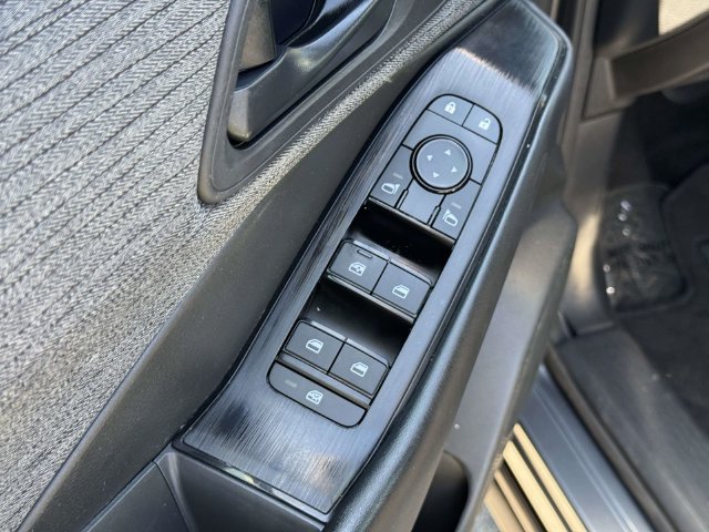Used 2023 Nissan Rogue S AWD/4WD image 20