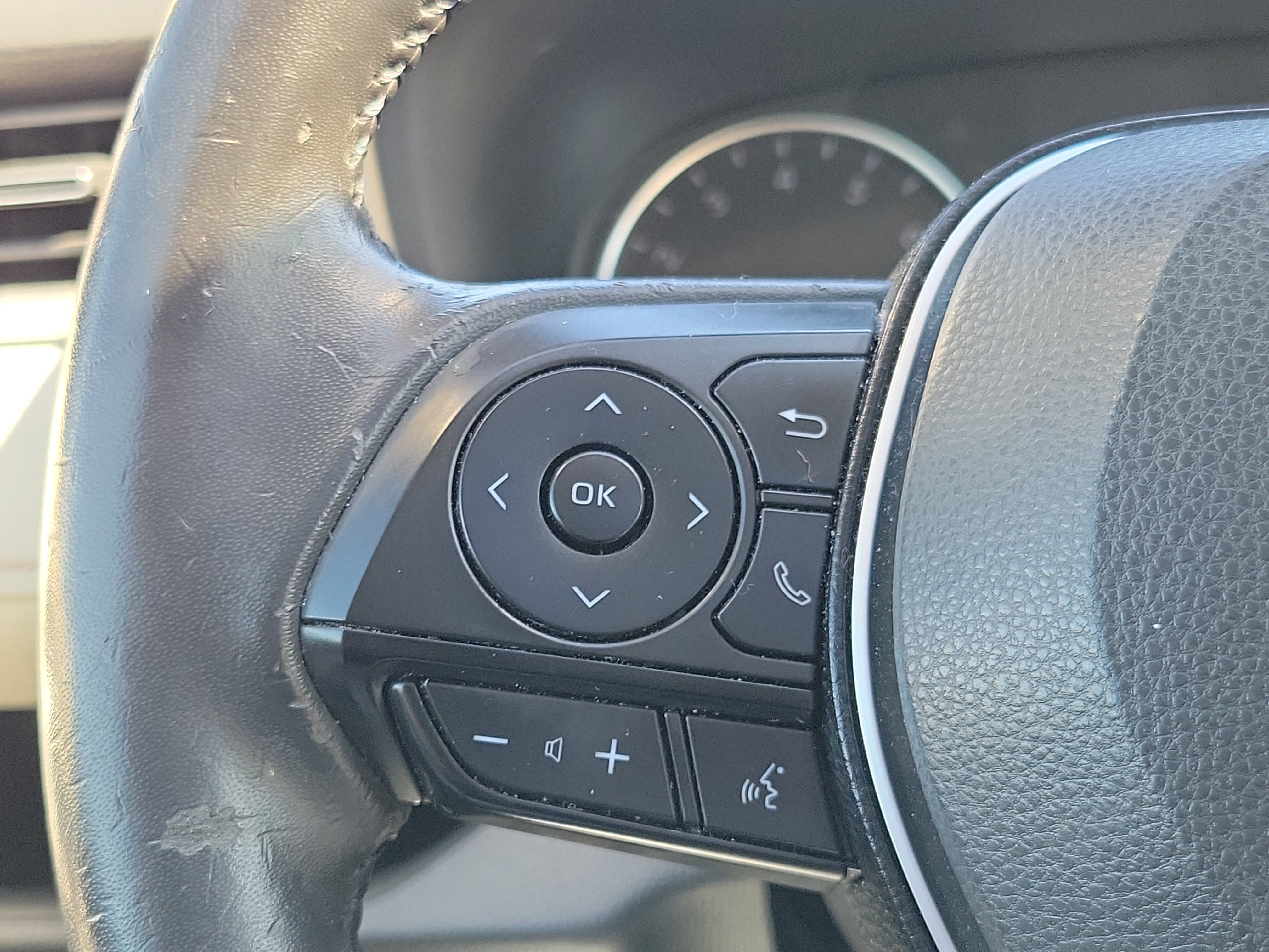 Certified 2019 Toyota RAV4 XLE Premium FWD image 24