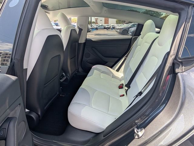 Used 2023 Tesla Model 3 Standard Range image 9