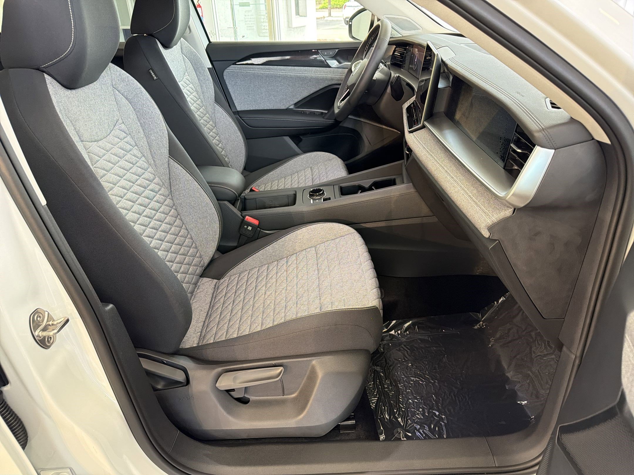 New 2026 Volkswagen Tiguan S FWD image 29