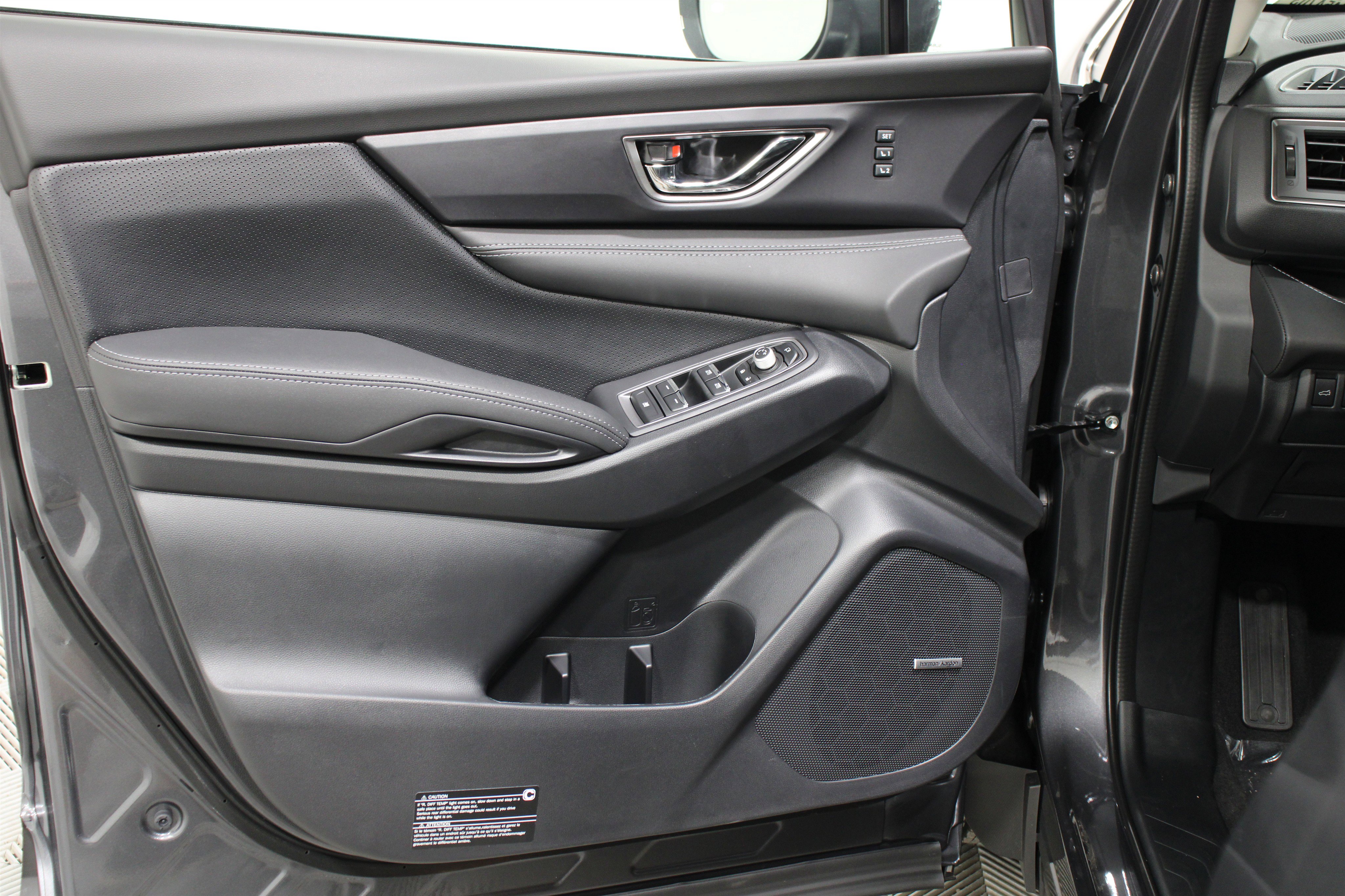 New 2025 Subaru Ascent Limited image 7