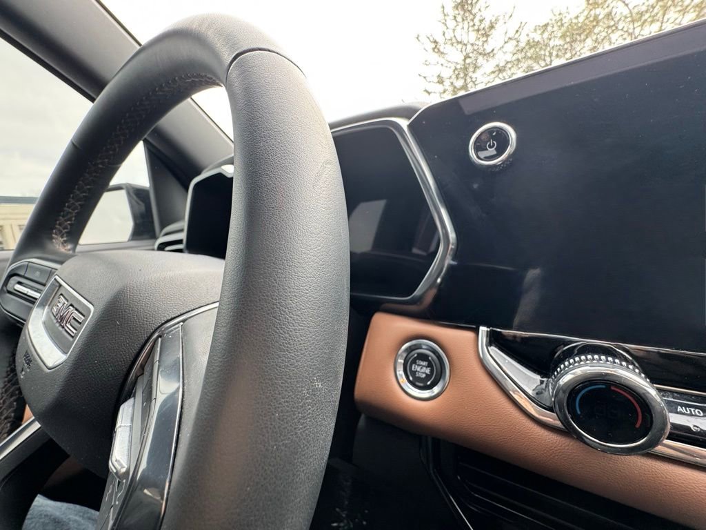 Used 2024 GMC Canyon AT4 w/ Technology Package image 21