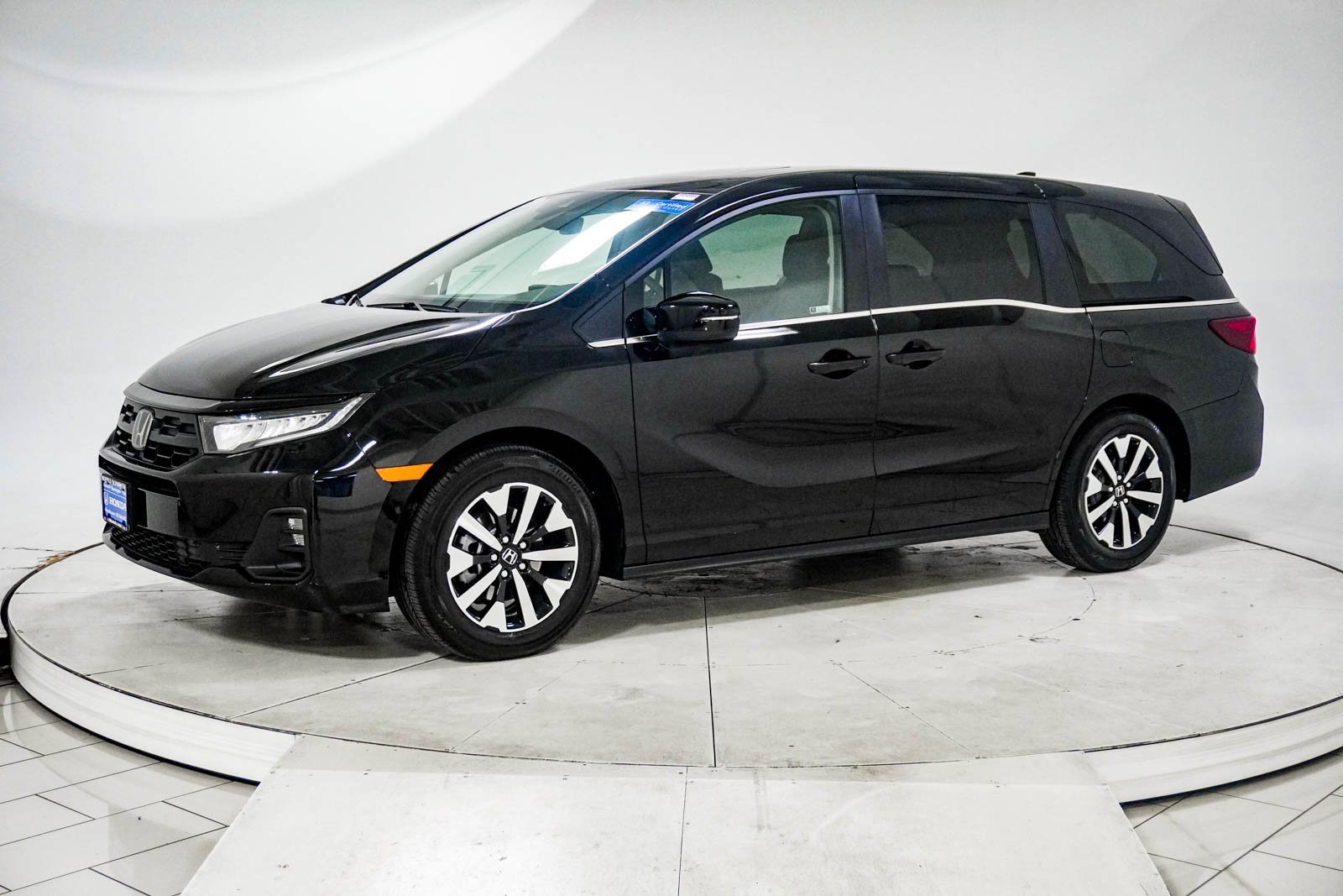Certified 2026 Honda Odyssey EX-L image 4