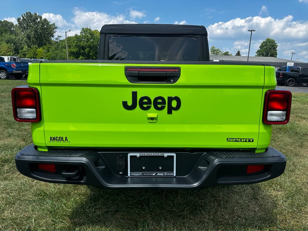 Used 2021 Jeep Gladiator Sport image 4