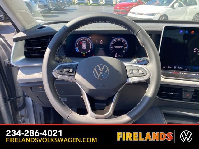 New 2025 Volkswagen Tiguan SE image 28