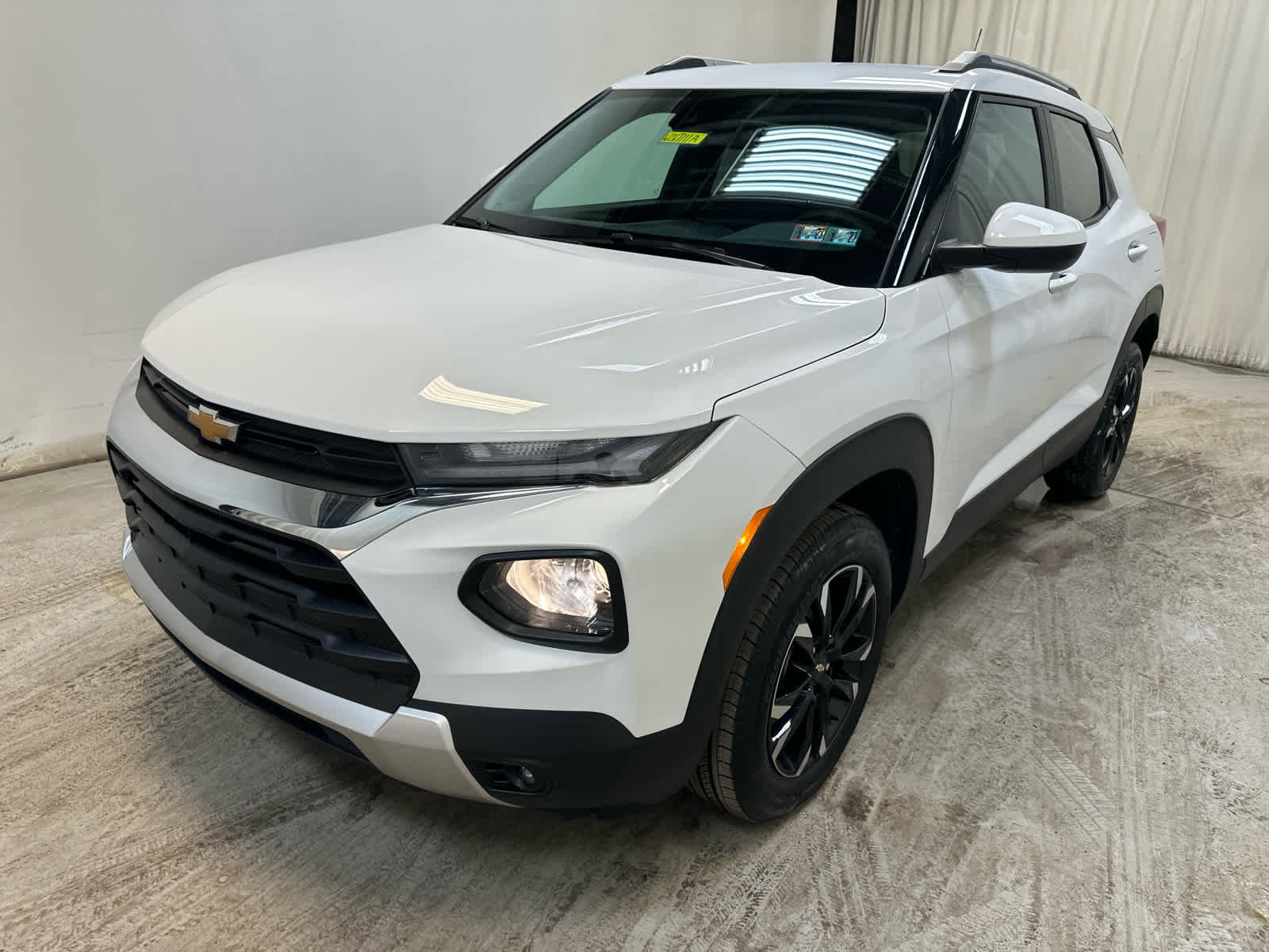 Certified 2023 Chevrolet TrailBlazer LT w/ Convenience Package AWD/4WD image 9