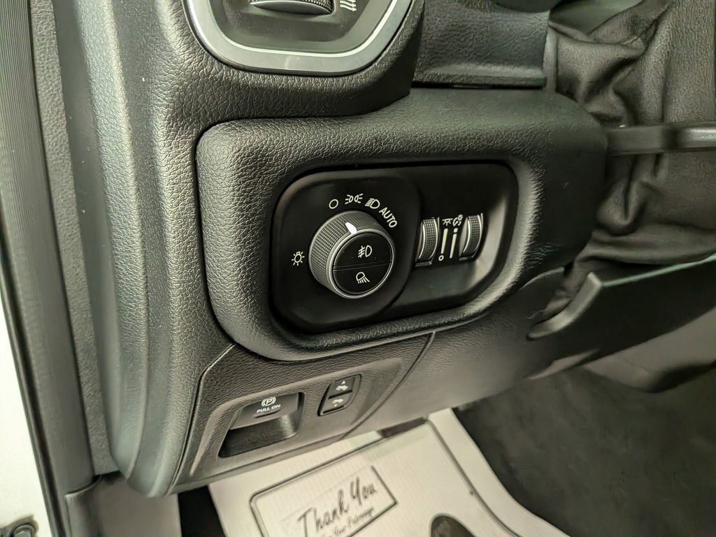 Used 2022 RAM 1500 Laramie AWD/4WD image 18