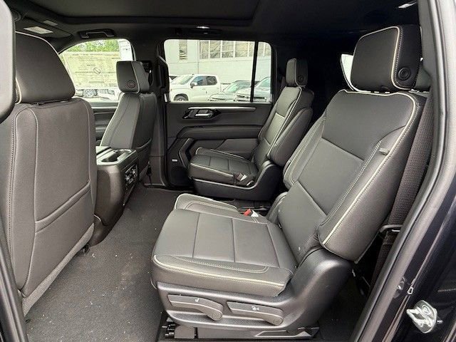 New 2025 Chevrolet Suburban Premier AWD/4WD image 14