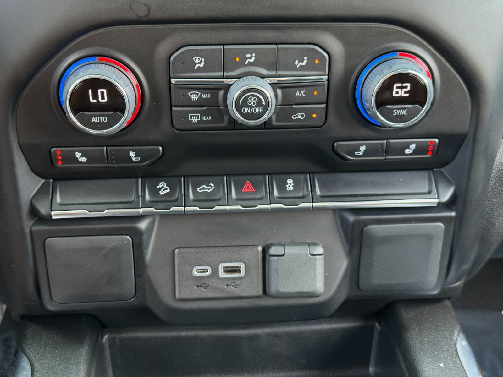 Used 2022 Chevrolet Silverado 1500 LT Trail Boss w/ Bed Protection Package AWD/4WD image 26