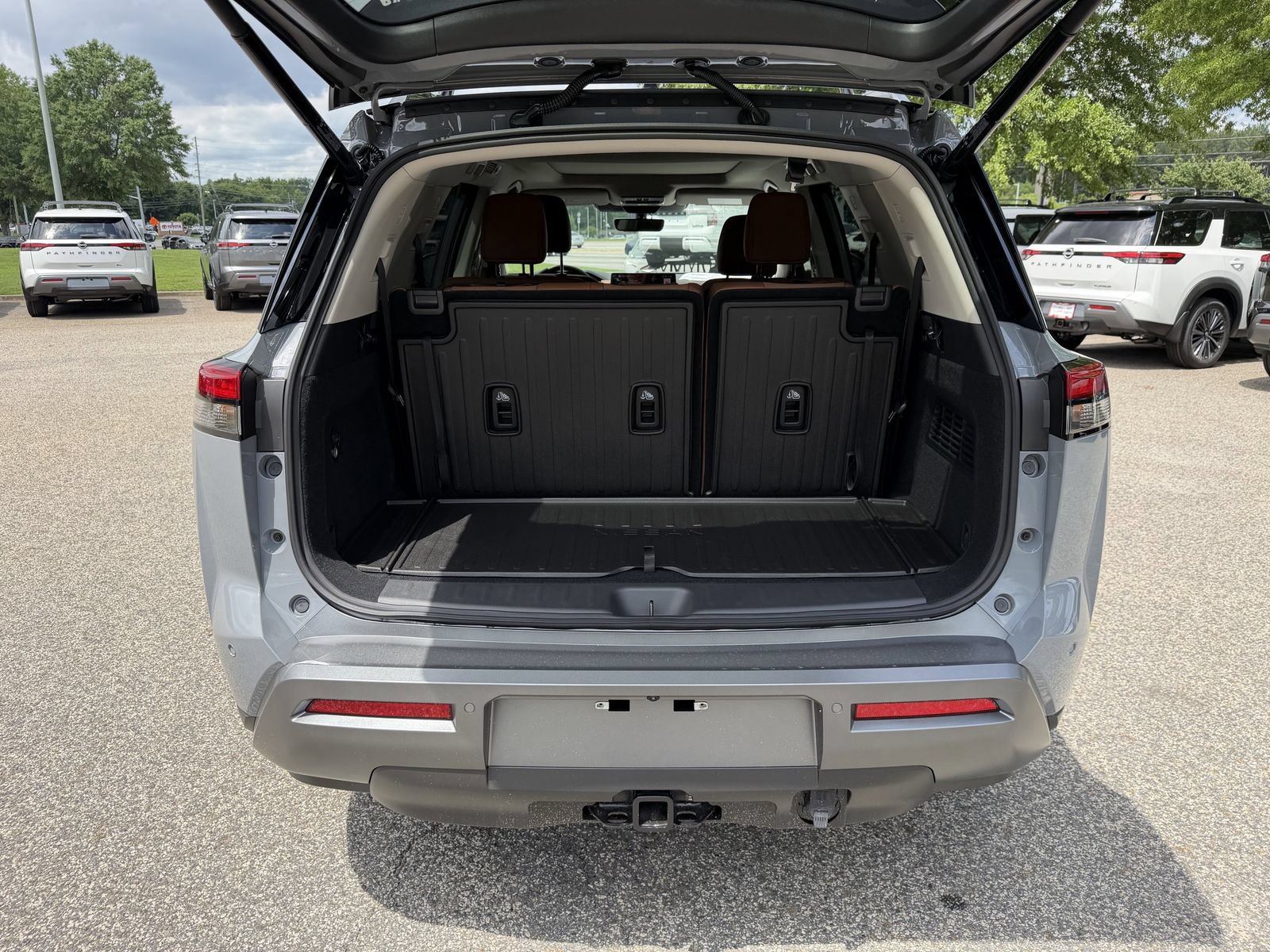New 2026 Nissan Pathfinder Platinum FWD image 31