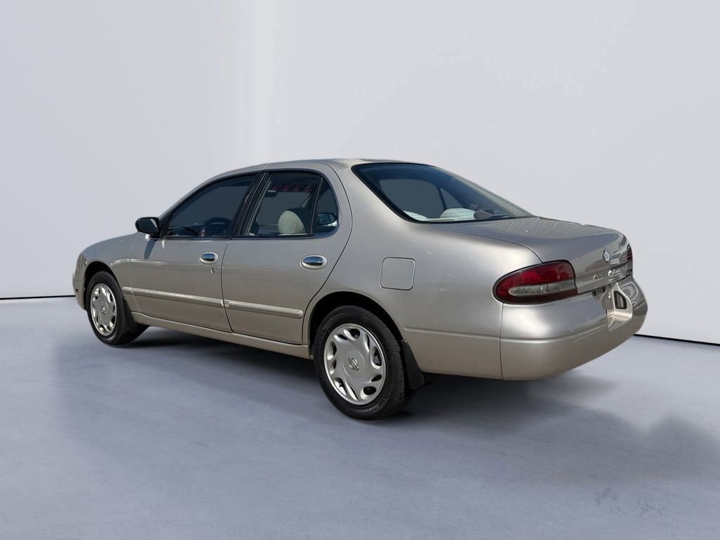 Used 1997 Nissan Altima XE image 5