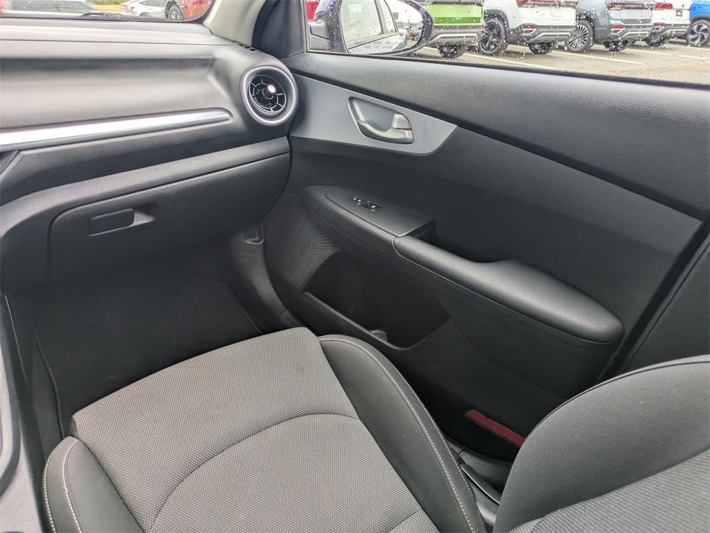 Used 2023 Kia Forte LXS w/ LXS Technology Package image 16