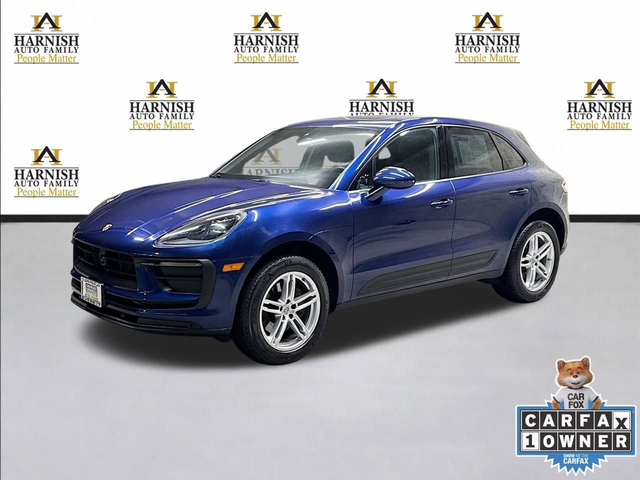 Used 2024 Porsche Macan AWD/4WD image 1