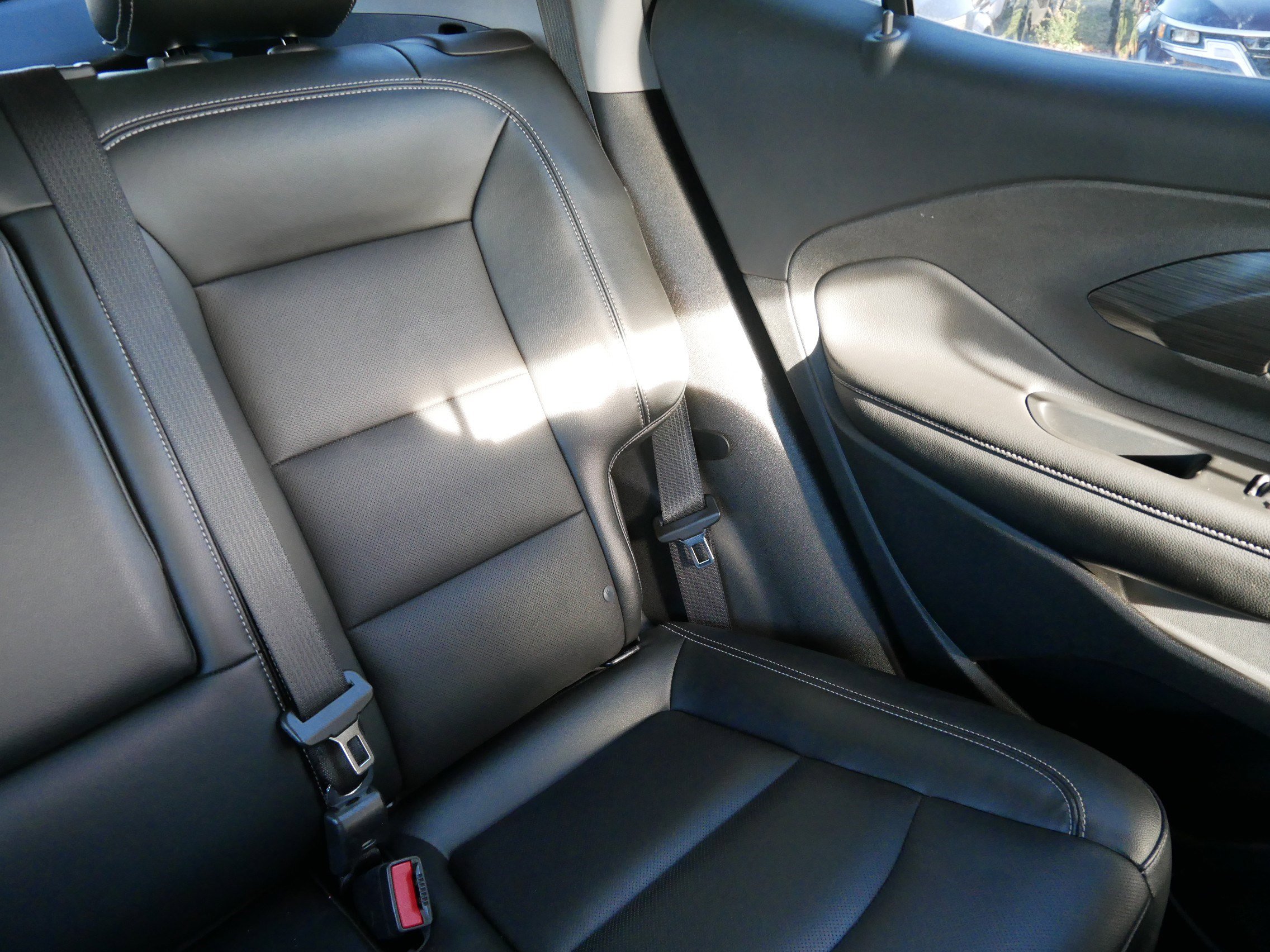 Used 2023 GMC Terrain SLT image 14