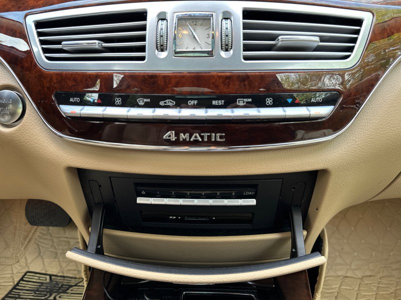 Used 2011 Mercedes-Benz S 550 4MATIC image 24