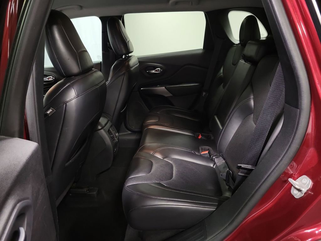 Used 2020 Jeep Cherokee Limited image 24