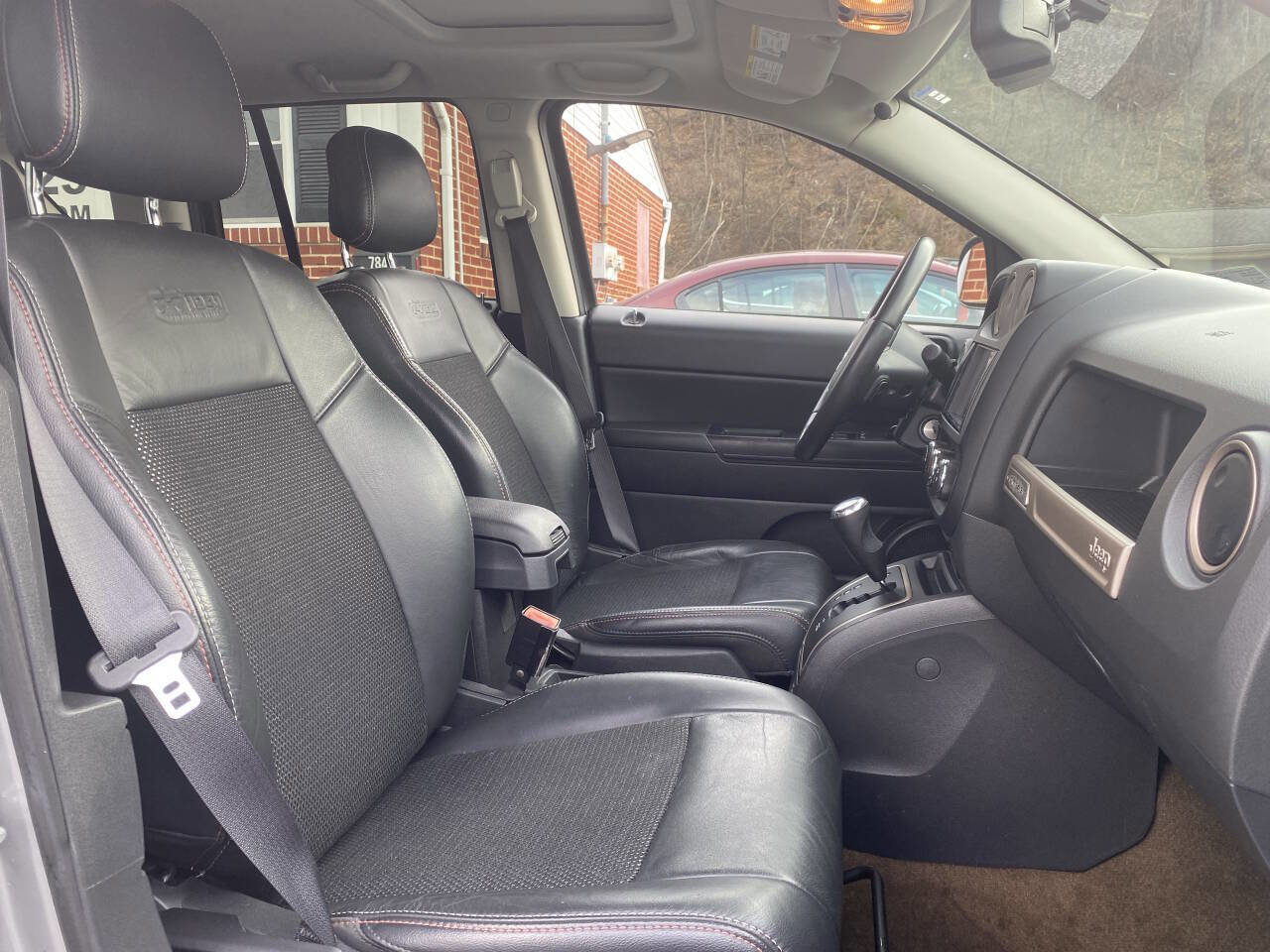 Used 2017 Jeep Compass 75th Anniversary w/ Power Value Group image 18