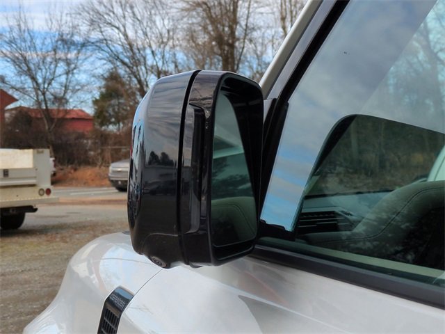 Used 2023 Land Rover Defender 110 SE image 10