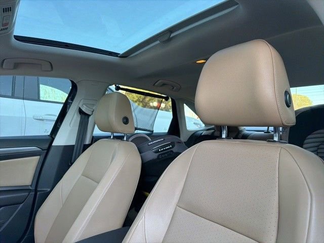 Used 2019 Volkswagen Jetta SEL image 2