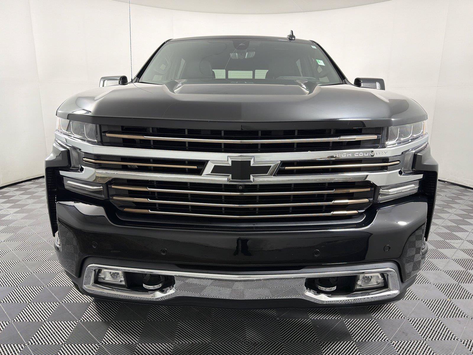 Used 2021 Chevrolet Silverado 1500 High Country w/ Technology Package AWD/4WD image 2