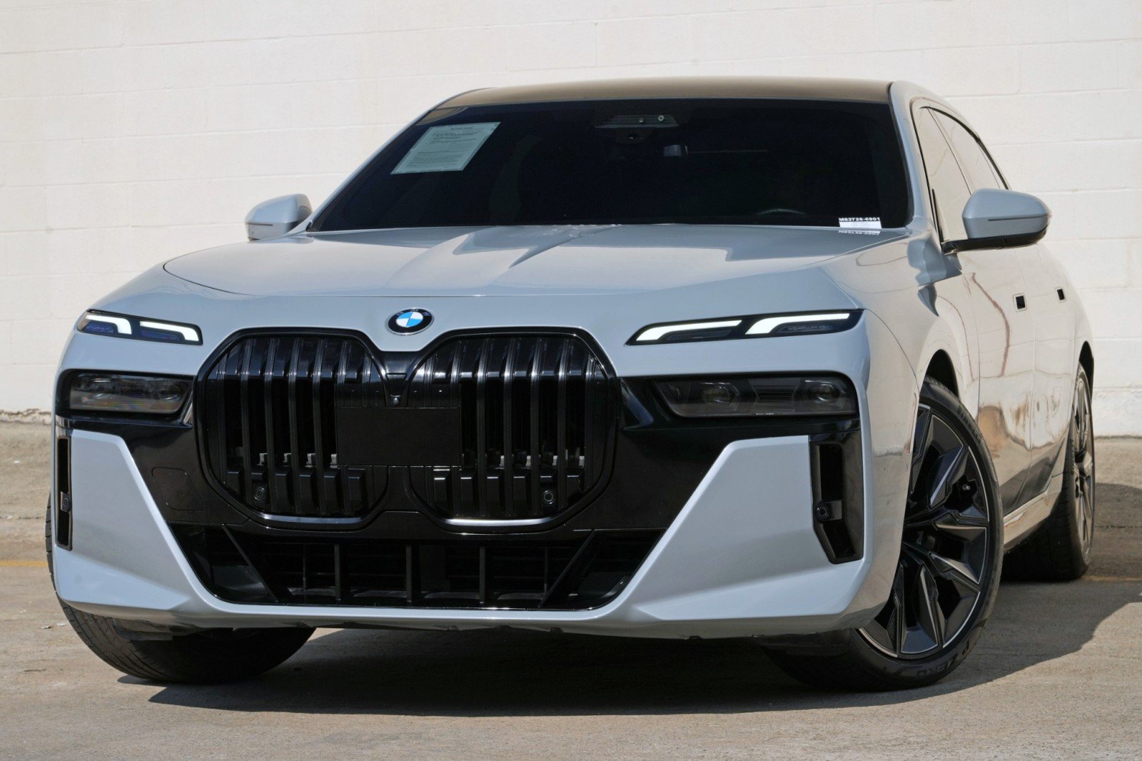 Used 2023 BMW 740i RWD image 3