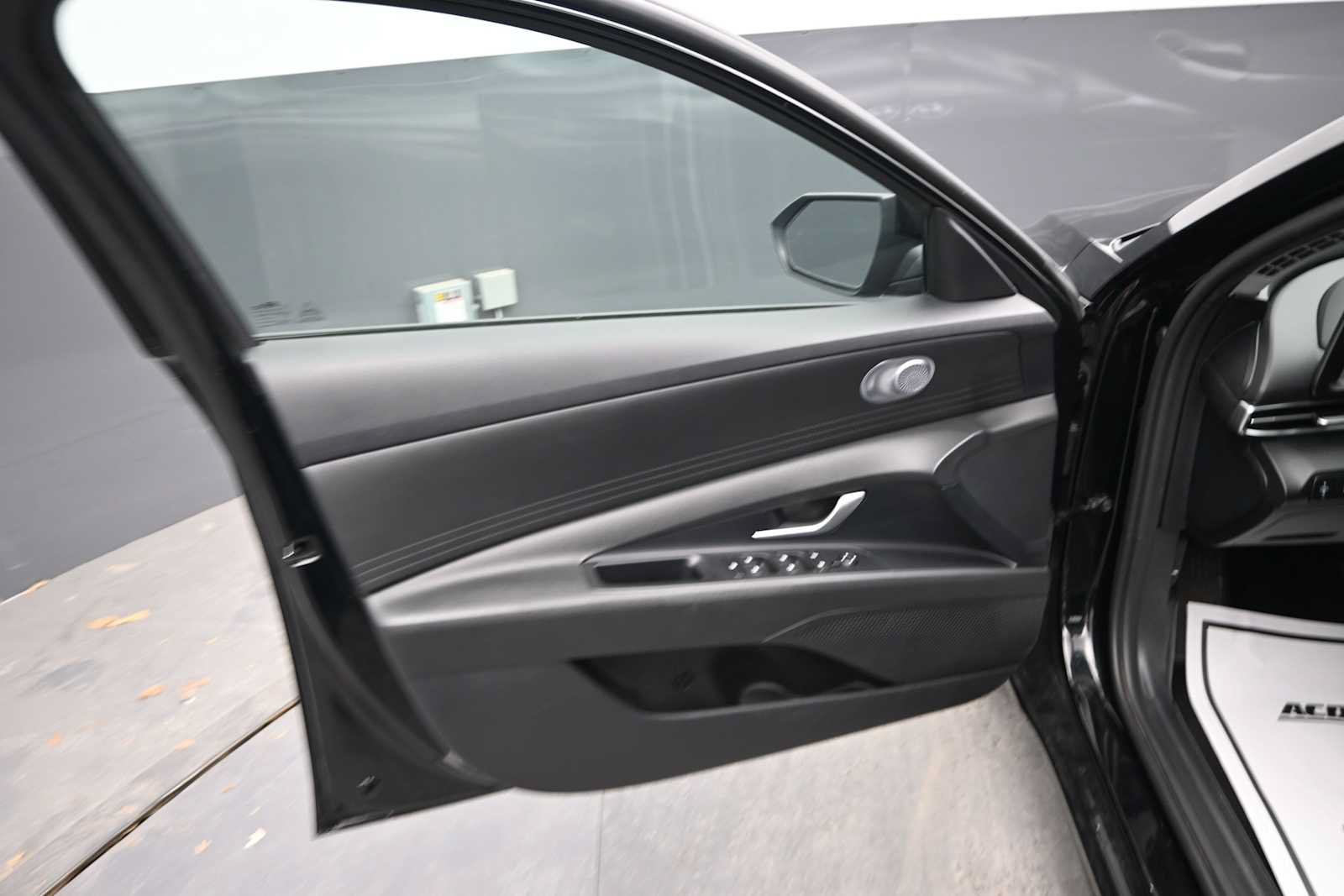 Used 2023 Hyundai Elantra SEL FWD image 12
