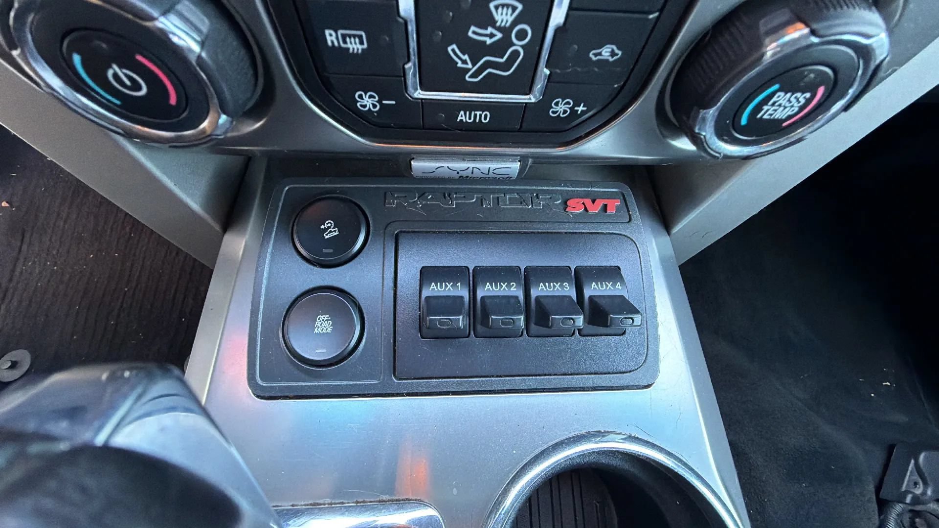 Used 2014 Ford F150 Raptor w/ SVT Exterior Graphics Package AWD/4WD image 24