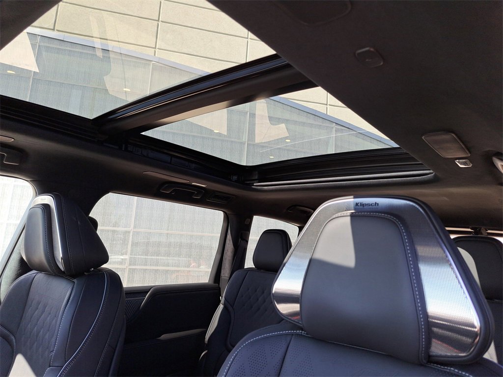 New 2026 INFINITI QX80 Autograph w/ Premium Cargo Package image 16