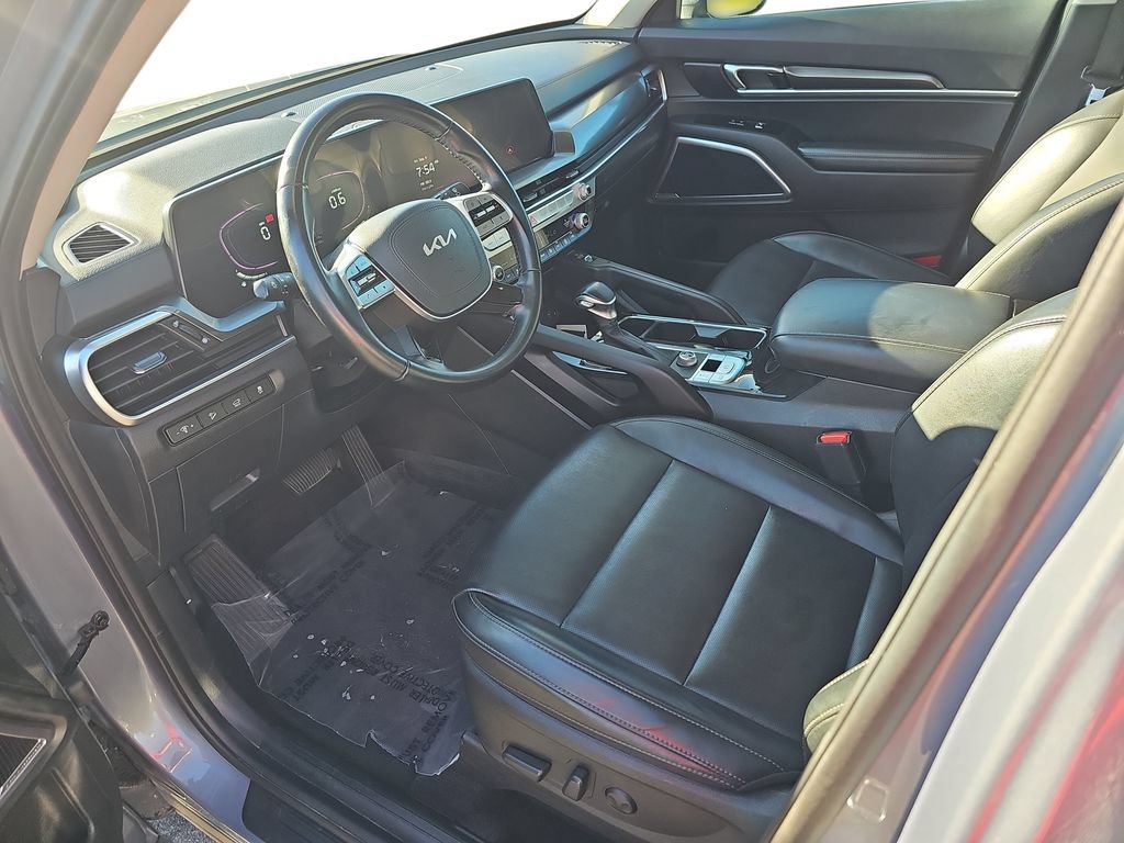 Used 2025 Kia Telluride S FWD image 16