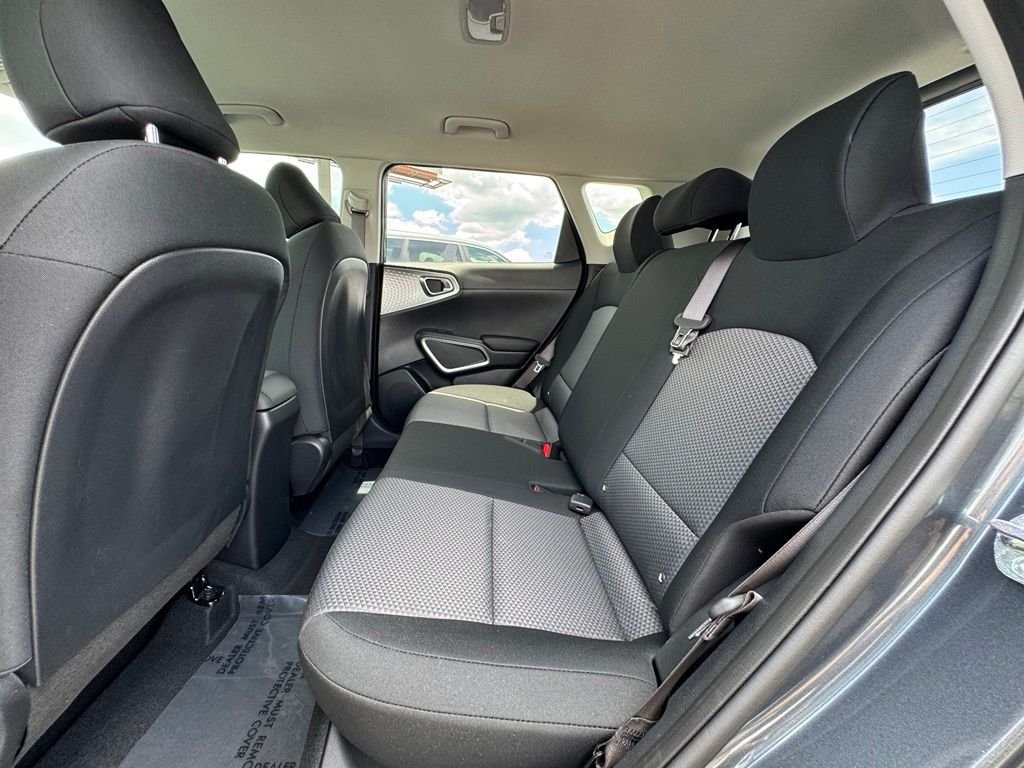 Used 2025 Kia Soul LX FWD image 28
