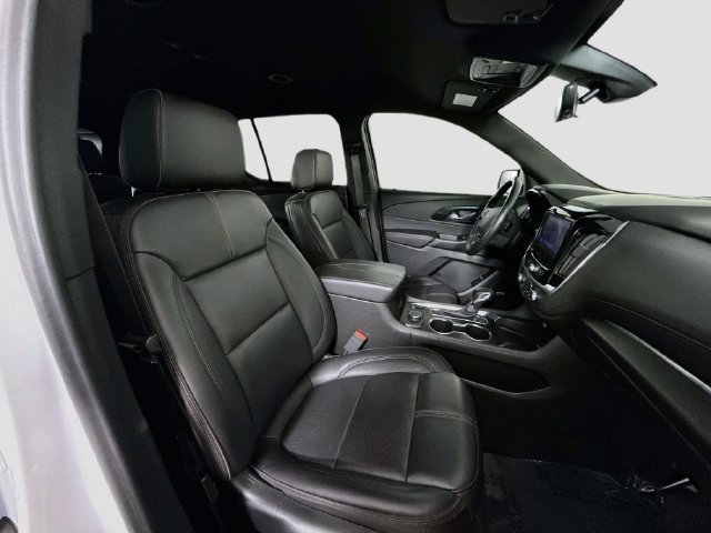 Used 2022 Chevrolet Traverse RS FWD image 28