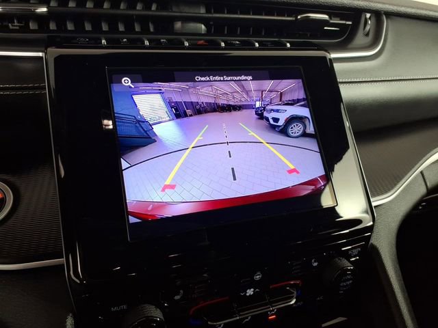 Used 2024 Jeep Grand Cherokee Altitude image 23