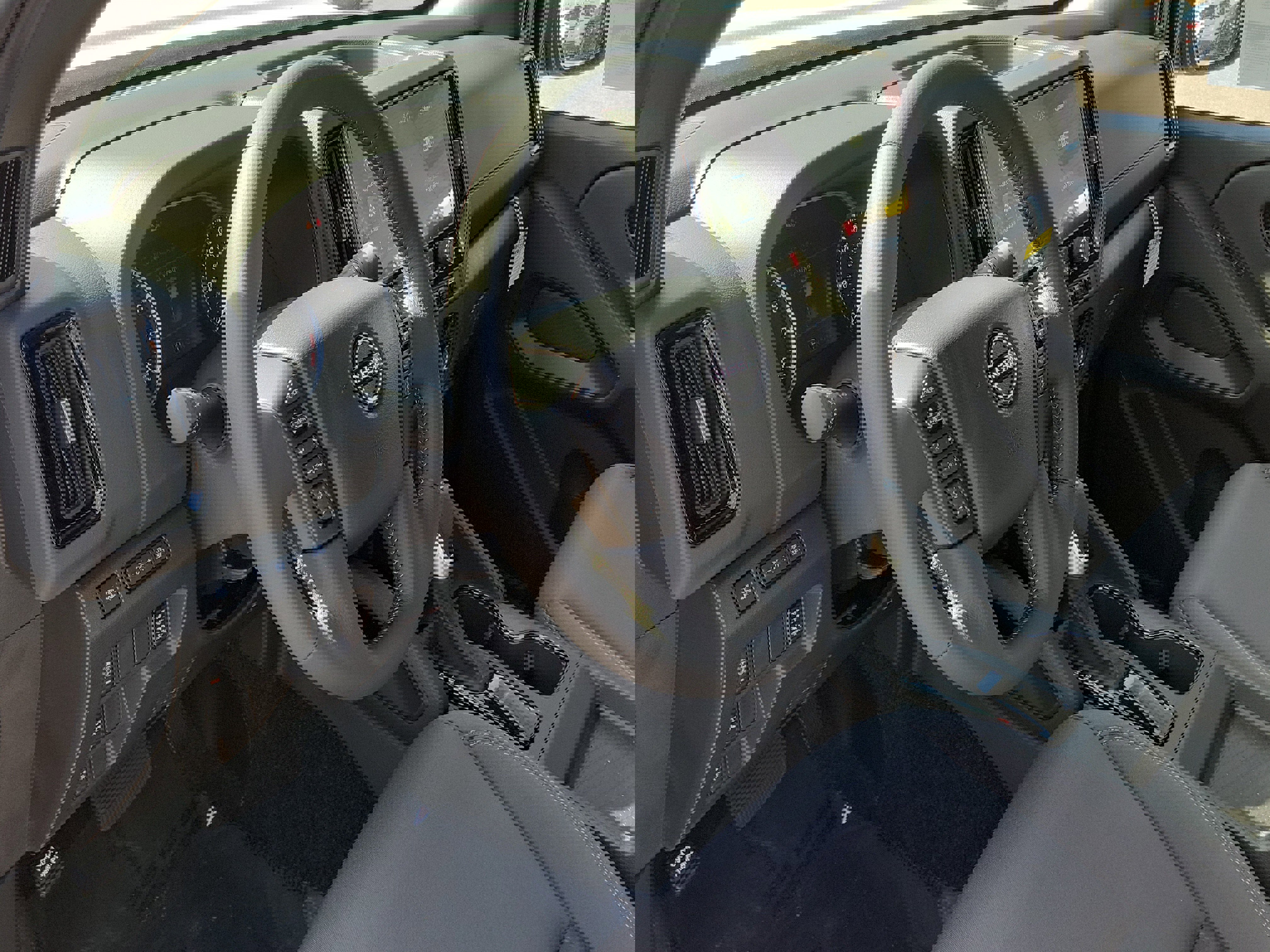 New 2026 Nissan Frontier SV w/ SV Convenience Package image 9