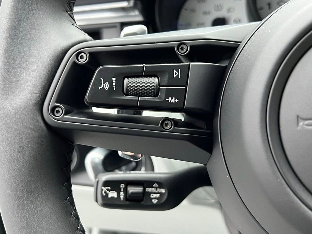 New 2026 Porsche Macan image 9