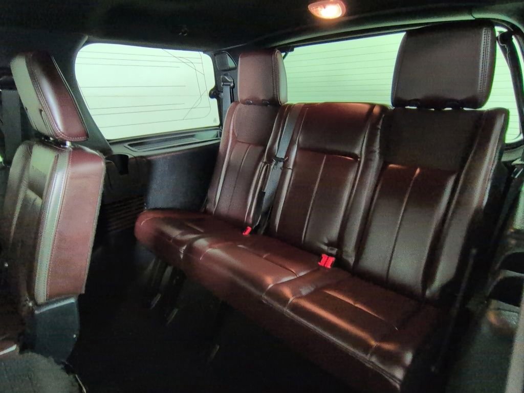 Used 2016 Ford Expedition Platinum AWD/4WD image 32